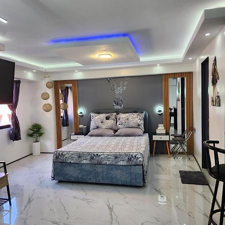 Condo Azur Suites B207 Near Airport, Netflix, Stylish, Cozy With Swimming Pool マクタン エクステリア 写真