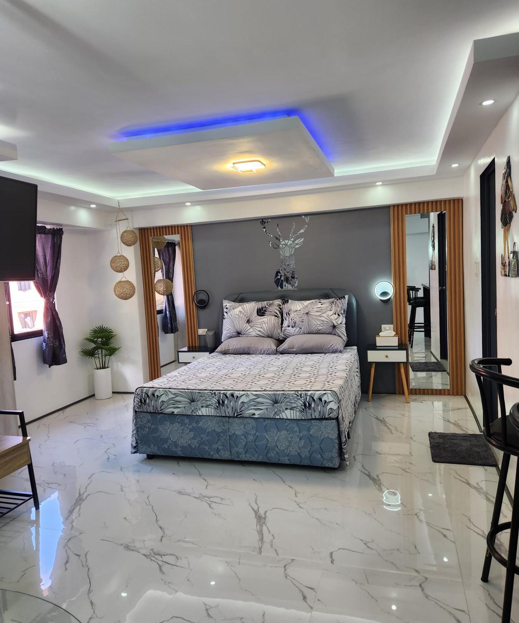 Condo Azur Suites B207 Near Airport, Netflix, Stylish, Cozy With Swimming Pool マクタン エクステリア 写真