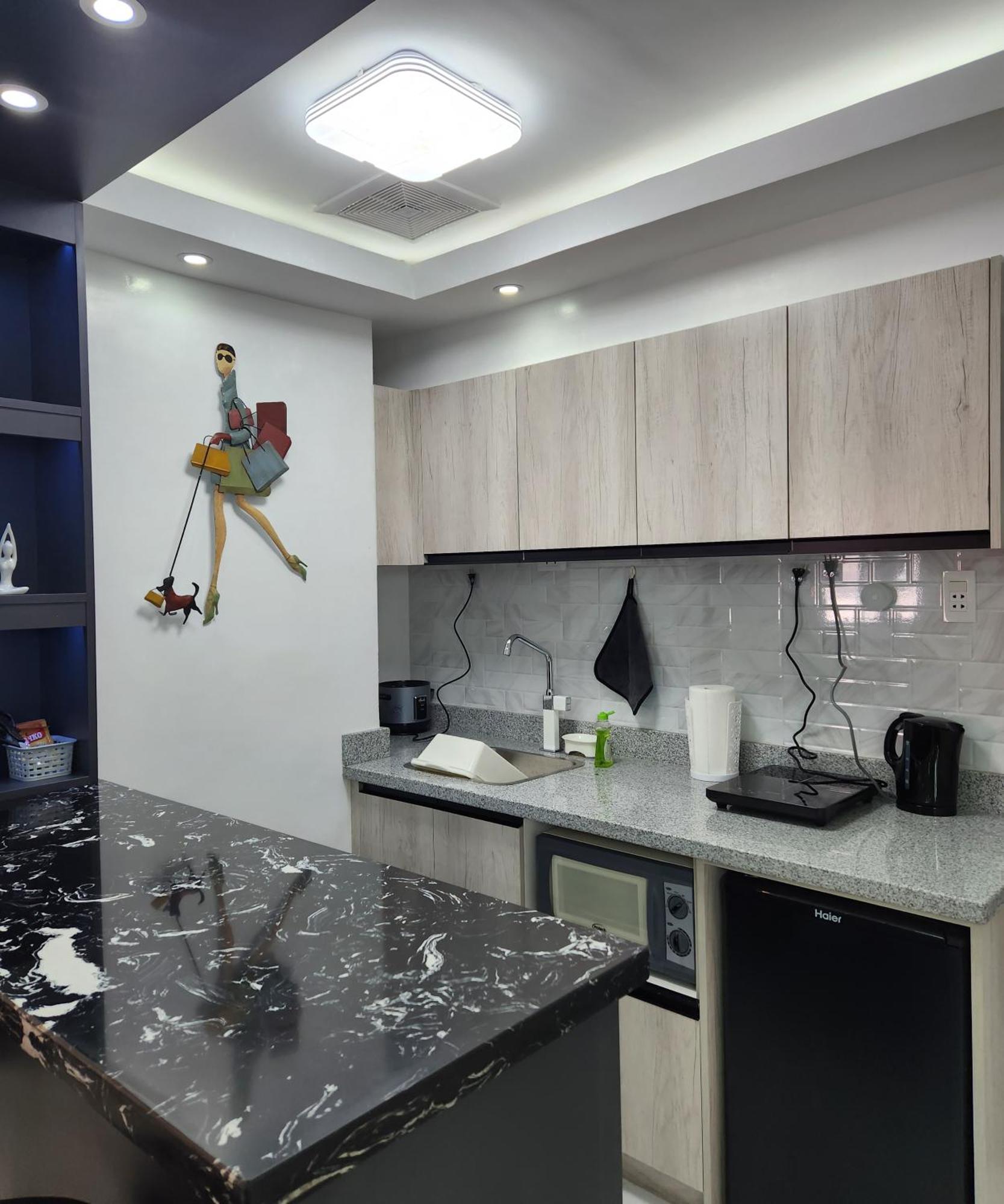 Condo Azur Suites B207 Near Airport, Netflix, Stylish, Cozy With Swimming Pool マクタン エクステリア 写真