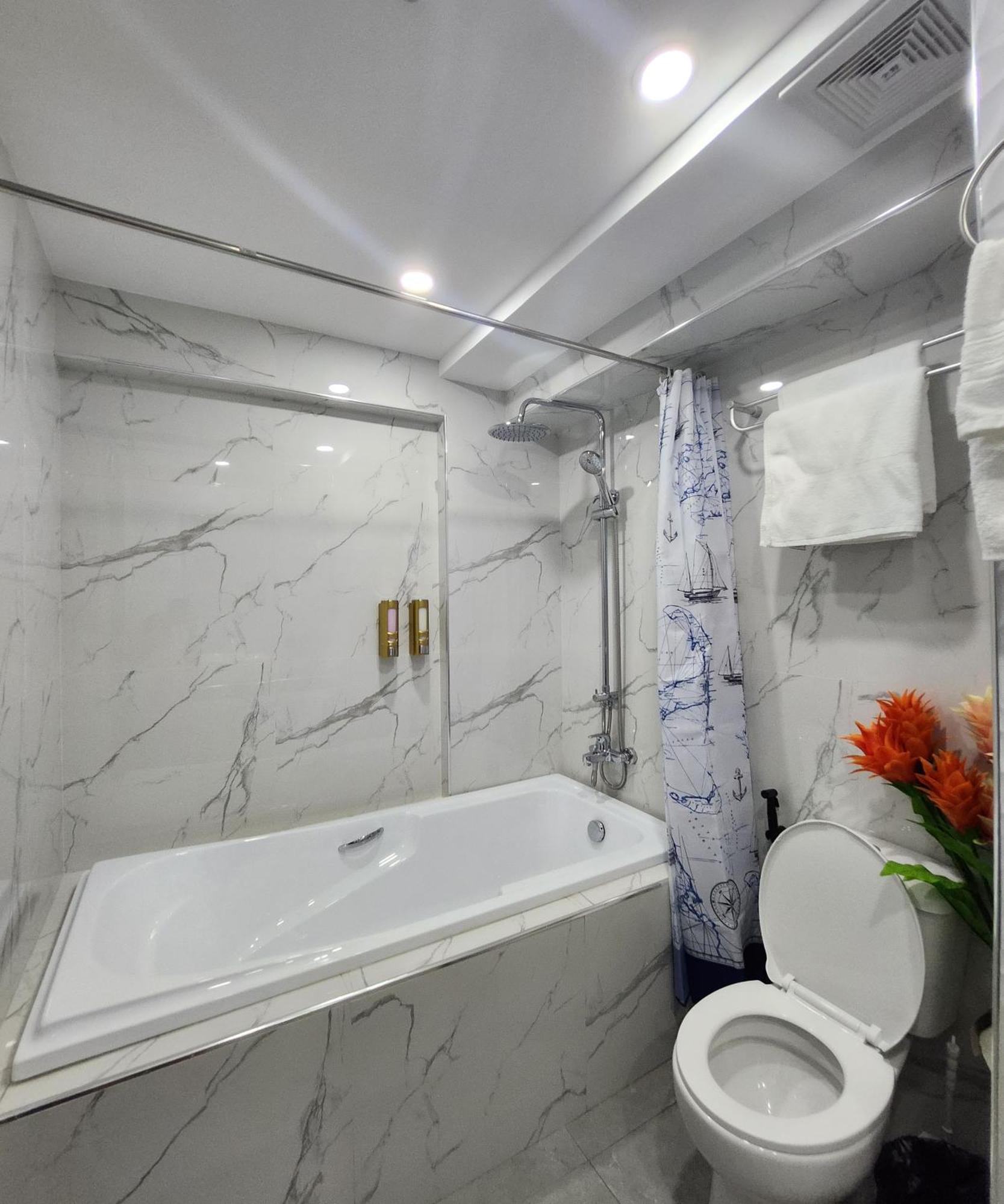 Condo Azur Suites B207 Near Airport, Netflix, Stylish, Cozy With Swimming Pool マクタン エクステリア 写真